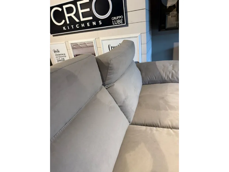 Divano design tessuto Taylor di Calia con sconto del - 50%