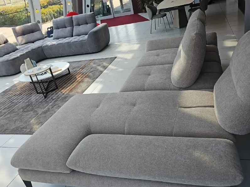 Divano angolare monnalisa di Nicoletti home in stile moderno a prezzo Outlet