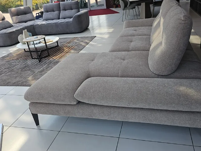 Divano angolare monnalisa di Nicoletti home in stile moderno a prezzo Outlet
