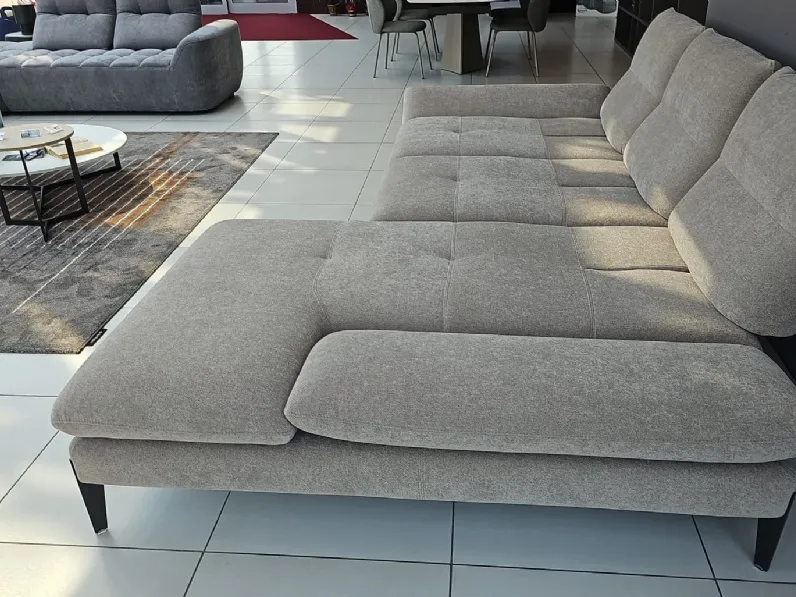 Divano angolare monnalisa di Nicoletti home in stile moderno a prezzo Outlet