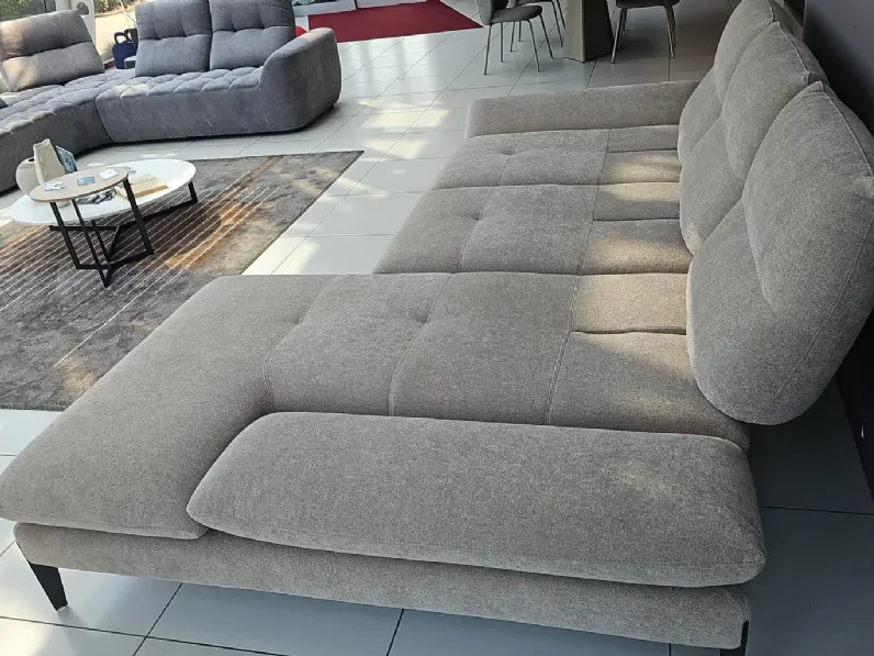 Divano angolare monnalisa di Nicoletti home in stile moderno a prezzo Outlet