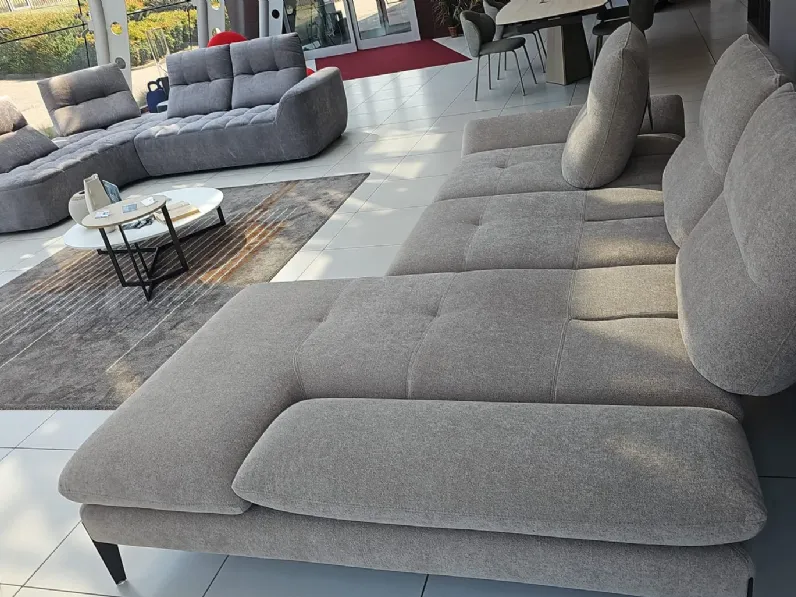 Divano angolare monnalisa di Nicoletti home in stile moderno a prezzo Outlet