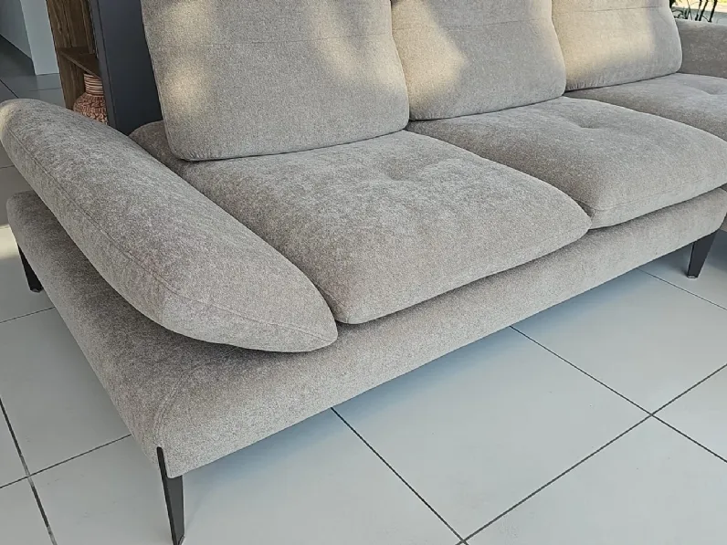 Divano angolare monnalisa di Nicoletti home in stile moderno a prezzo Outlet