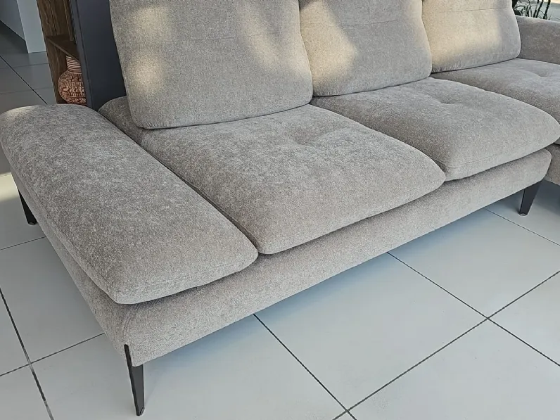 Divano angolare monnalisa di Nicoletti home in stile moderno a prezzo Outlet