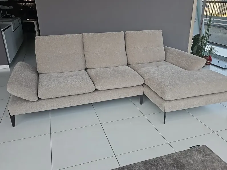 Divano angolare monnalisa di Nicoletti home in stile moderno a prezzo Outlet