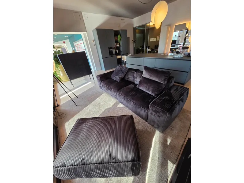Divano in Tessuto stile design modello Divano astor scontato - 40%