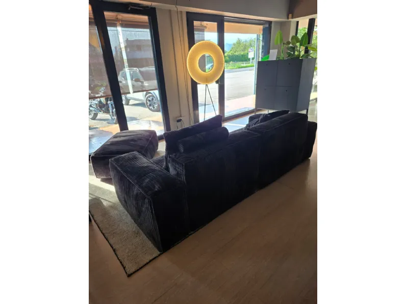 Divano in Tessuto stile design modello Divano astor scontato - 40%