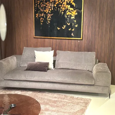 Divano Lineare Divano brown sugar Arketipo in Offerta Outlet a 4700 Euro