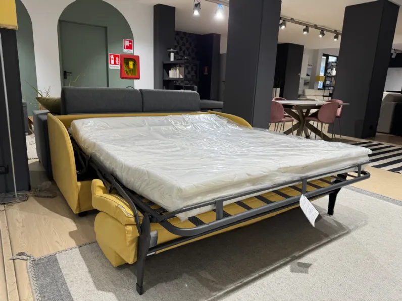 Divano letto brando di Artigianale in stile moderno a prezzo scontato