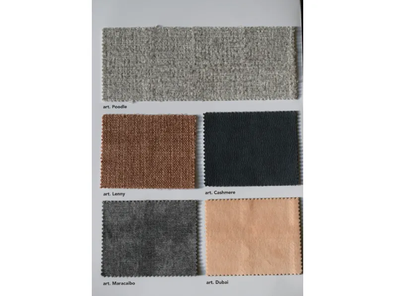 Divano modello dusk Collezione esclusiva a PREZZO OUTLET scontato del 40%