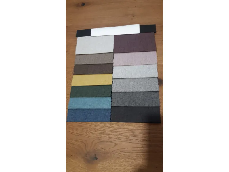 Divano in Tessuto stile design modello Estate scontato - 30%