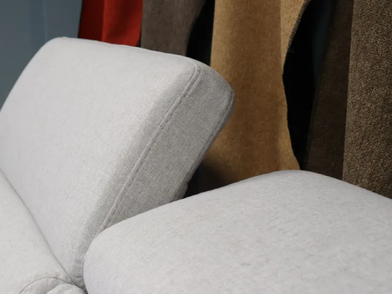 Divano Lineare modello Norton di Le comfort con forte sconto