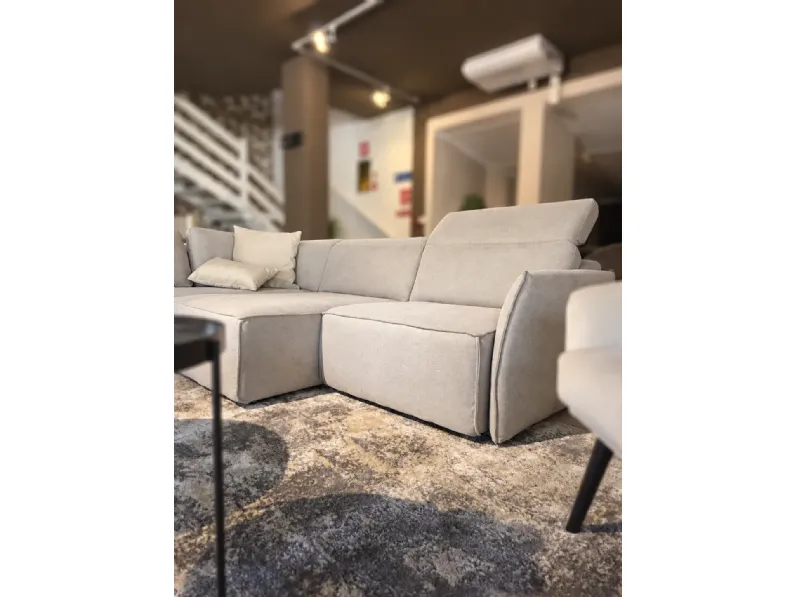 Divano Con penisola modello Divano di Le comfort con forte sconto