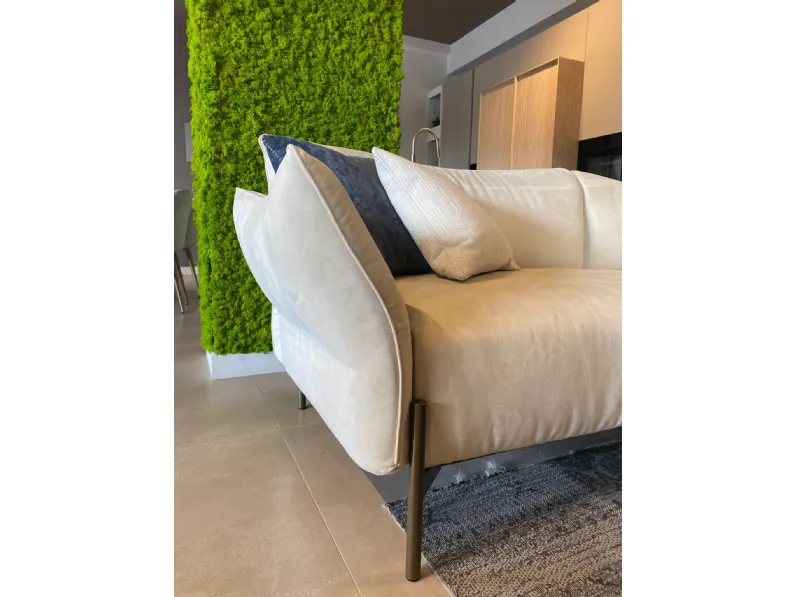 Divano in Tessuto stile moderno modello Victor scontato - 50%
