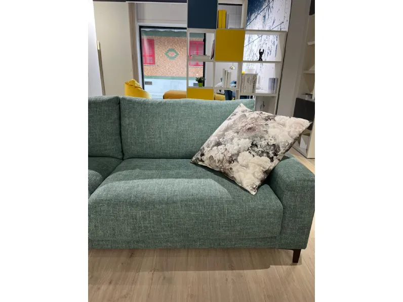Divano James tessuto in poliuretano  Doimo salotti in Offerta Outlet