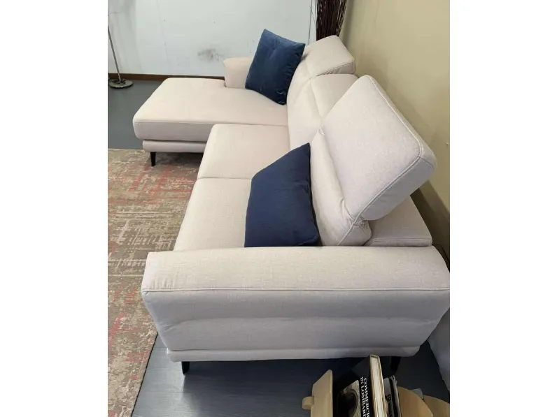 Divano Lambert tessuto in poliuretano  Le comfort in Offerta Outlet