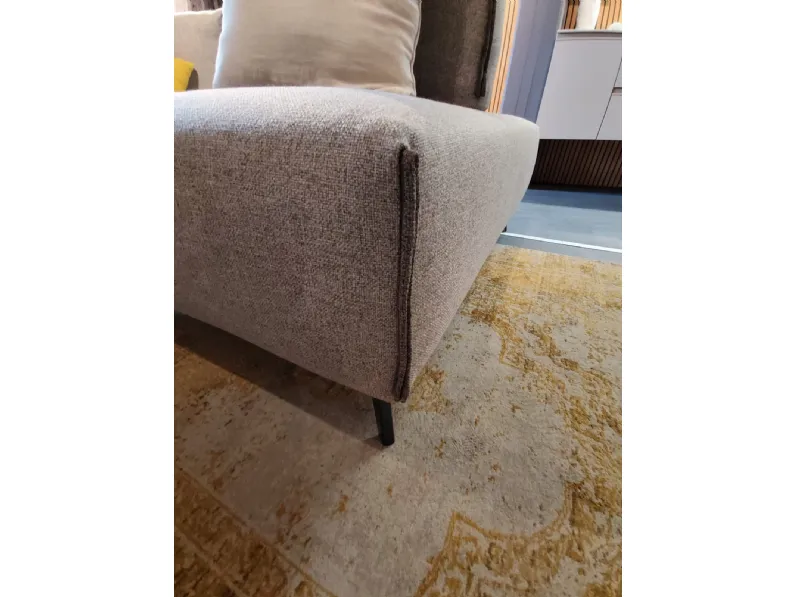Divano Bacio tessuto in poliuretano  Le comfort a prezzo Outlet