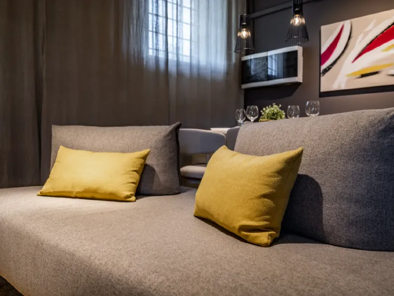 Divano Bacio tessuto in poliuretano  Le comfort a prezzo Outlet