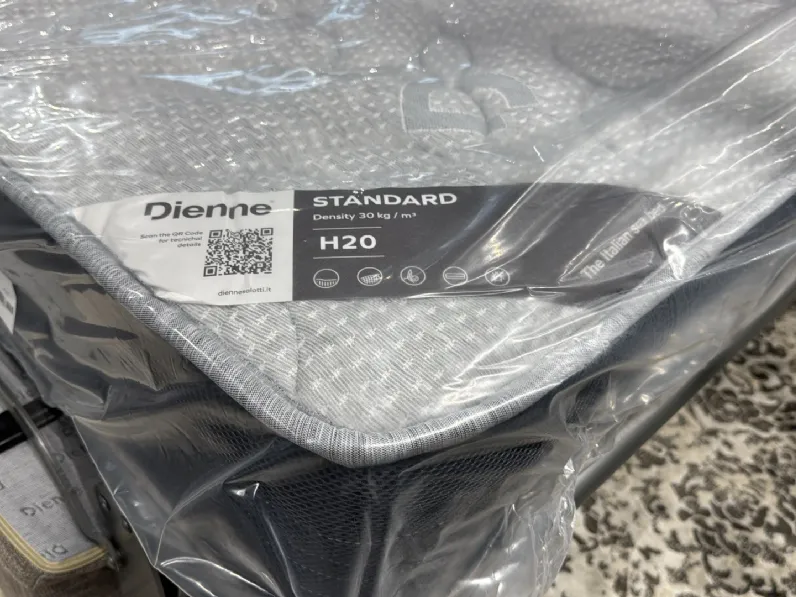 Divano June in Tessuto Dienne salotti a prezzo ribassato