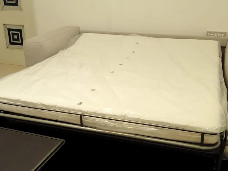 Richiedi ora il prezzo del Divano letto Ritz Campeggi in foto 