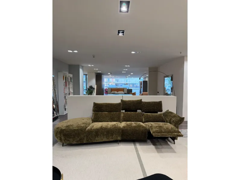 Divano moderno tessuto Levi light di Franco ferri con sconto del - 55%