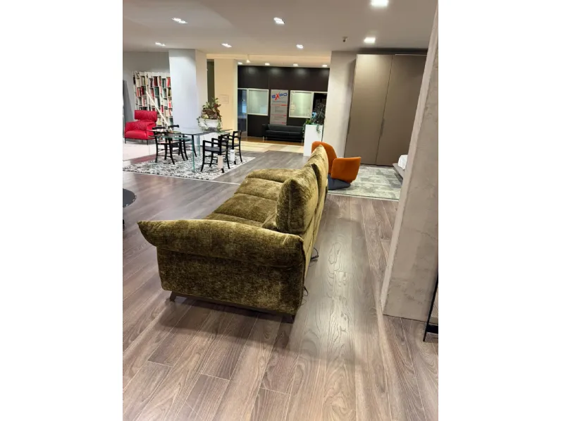 Divano moderno tessuto Levi light di Franco ferri con sconto del - 55%