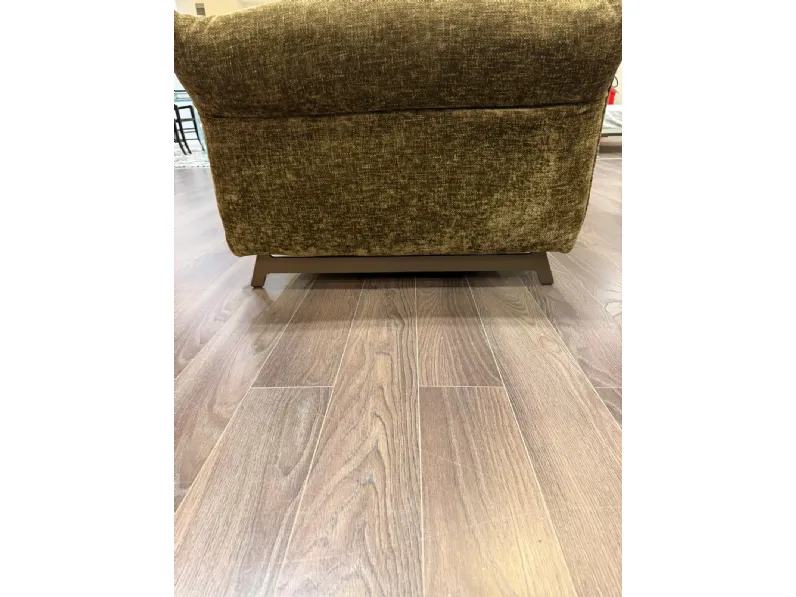 Divano moderno tessuto Levi light di Franco ferri con sconto del - 55%