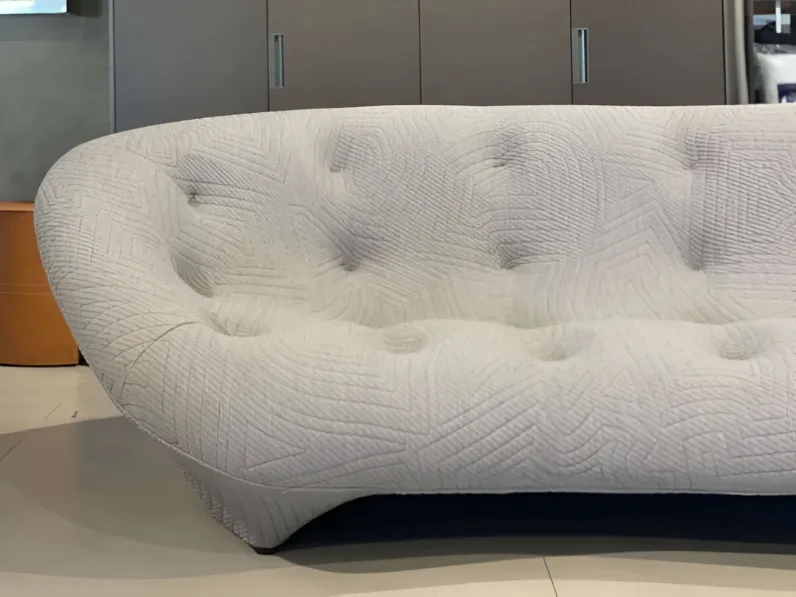Divano Lineare modello Ploum di Ligne roset con forte sconto