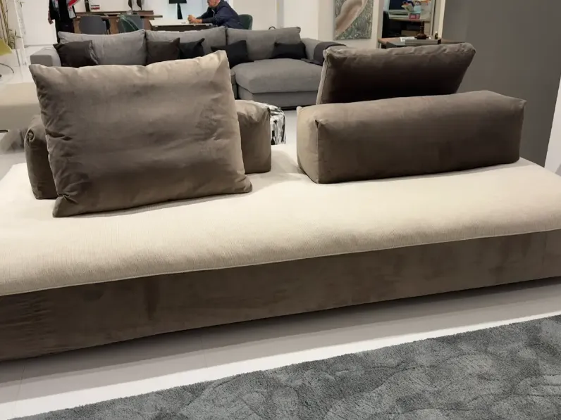 Divano Lineare Monopoli Desirèe in Offerta Outlet a 3214 Euro