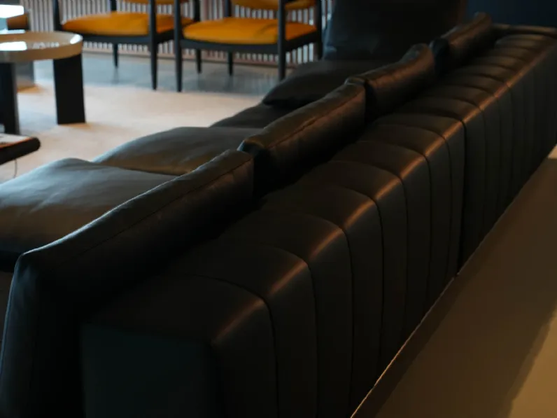 Divano Design Freeman tailor con 4 posti a prezzo riservato 
