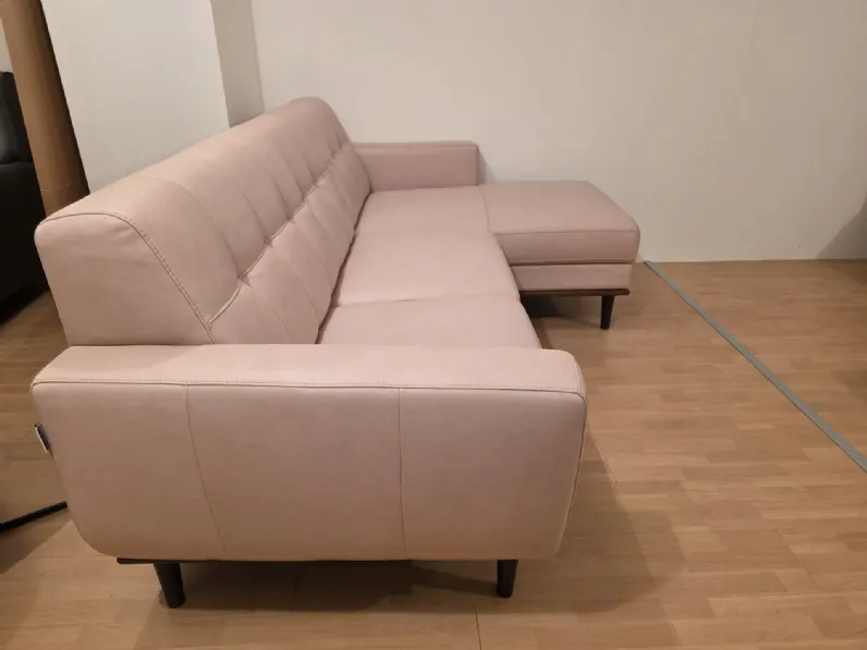 Divano 2 posti con chaise longue in pelle Artigianale in OFFERTA - 50%