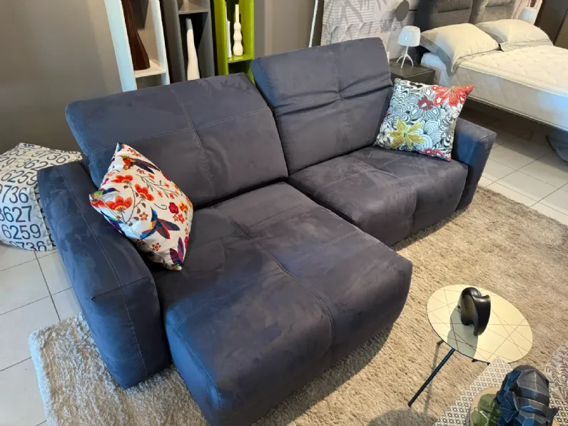 Divano design tessuto Nicolas di Calia con sconto del - 45%