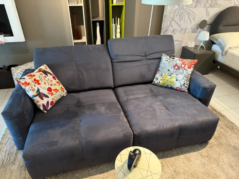 Divano design tessuto Nicolas di Calia con sconto del - 45%