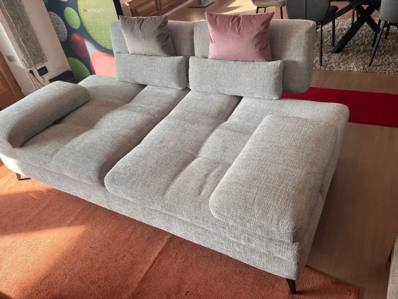 Divano Serena tessuto in poliuretano  Nicoletti home in Offerta Outlet