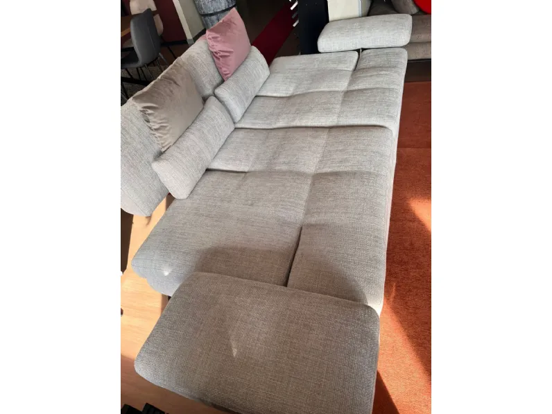 Divano Serena tessuto in poliuretano  Nicoletti home in Offerta Outlet