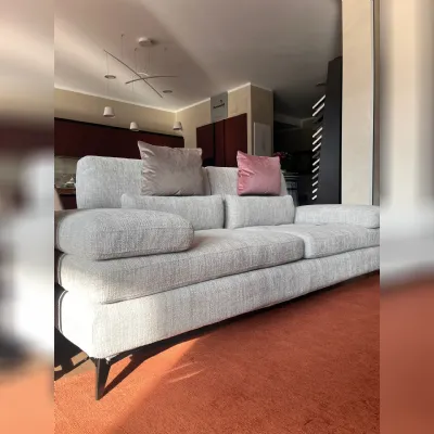 Divano Serena tessuto in poliuretano  Nicoletti home in Offerta Outlet