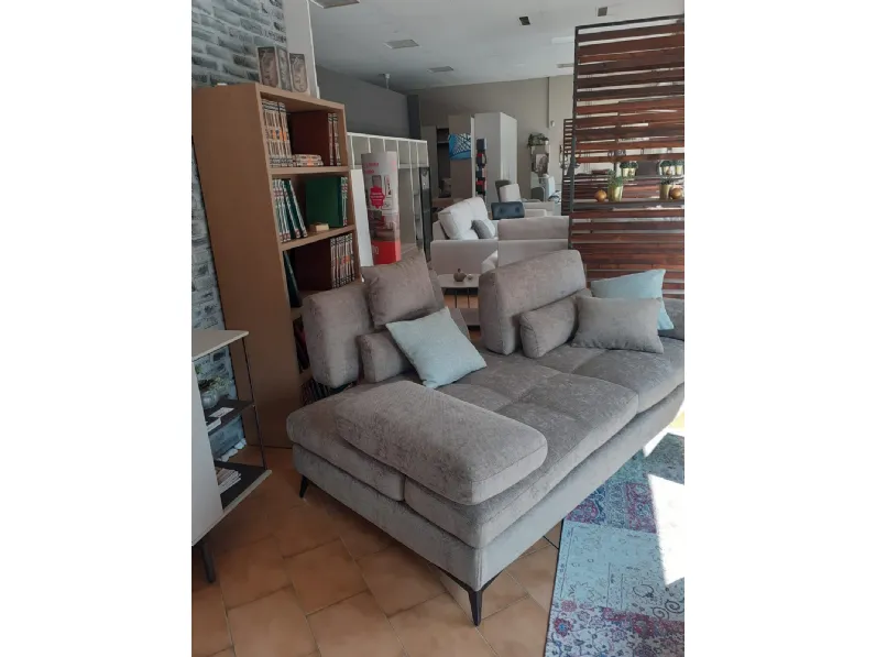 Divano Lineare modello Serena di Nicoletti home a prezzi convenienti
