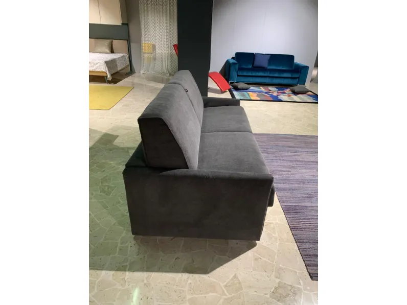 Divano moderno tessuto Mark di Felis con sconto del - 25%