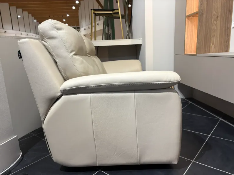 Divano New york in Pelle non sfoderabile  di Nicoletti home scontato 40%