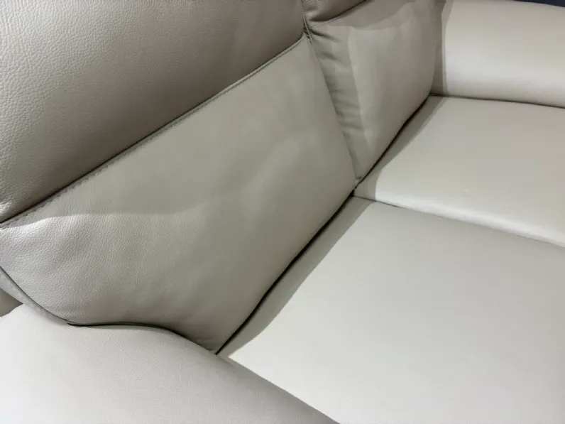 Divano New york in Pelle non sfoderabile  di Nicoletti home scontato 40%