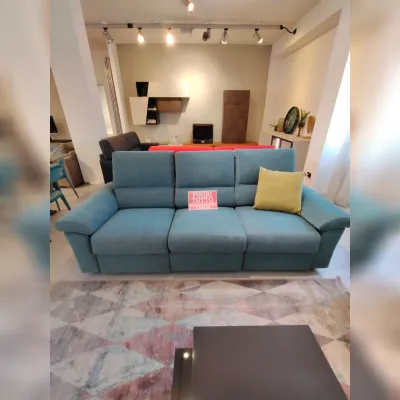 Divano modello status in Tessuto Artigianale a prezzo ribassato