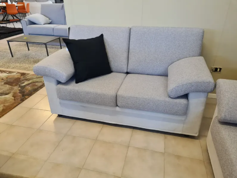 Divano Murano tessuto in poliuretano  Collezione esclusiva a prezzo Outlet