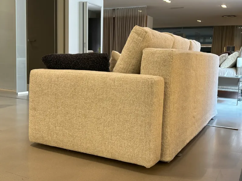 Divano Piazzaduomo di Flou in stile design a prezzo Outlet