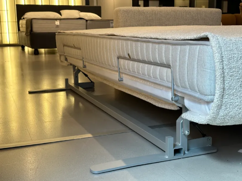 Divano Piazzaduomo di Flou in stile design a prezzo Outlet