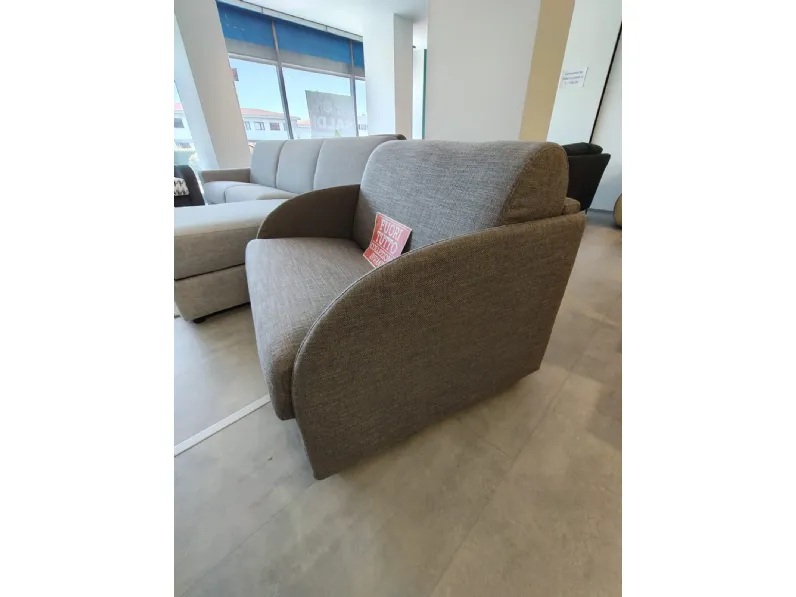 Divano Poltrona letto modello brando Artigianale a PREZZO OUTLET scontato del 20%