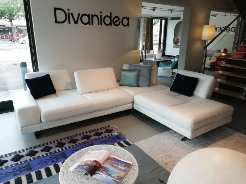 Divano in Pelle stile design modello Movie scontato - 31%