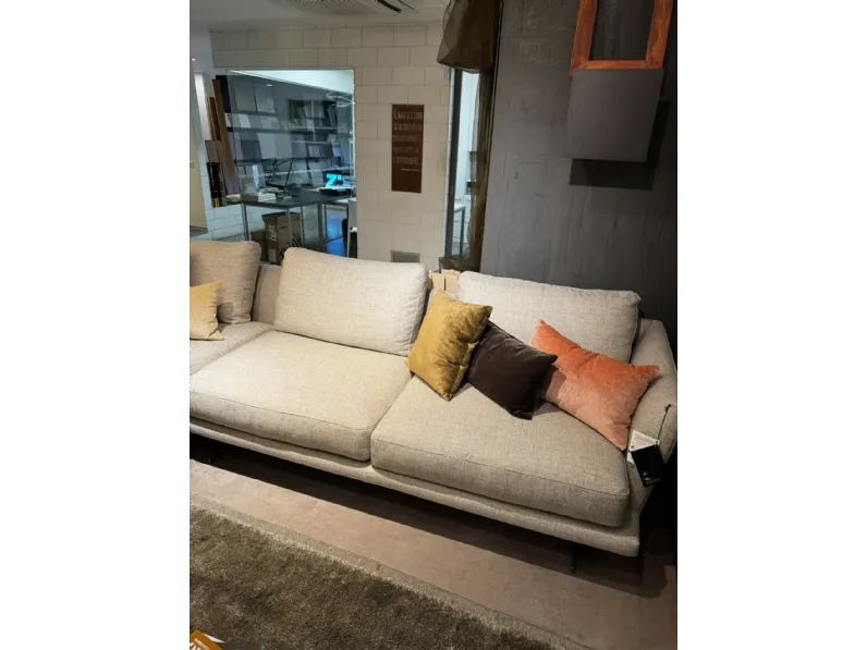 Divano design tessuto Royal di Ditre italia con sconto del - 35%