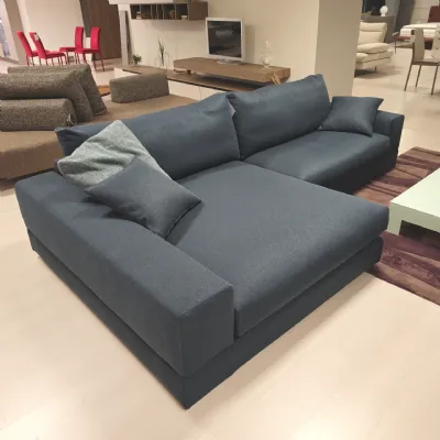 Divano Vision in Tessuto sfoderabile  di Doimo salotti scontato 40%