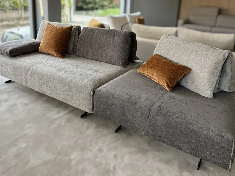 Lineare tessuto modello Divano di design abbraccio con pouf di Artigianale 