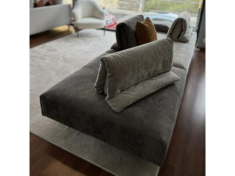 Lineare tessuto modello Divano di design abbraccio con pouf di Artigianale 